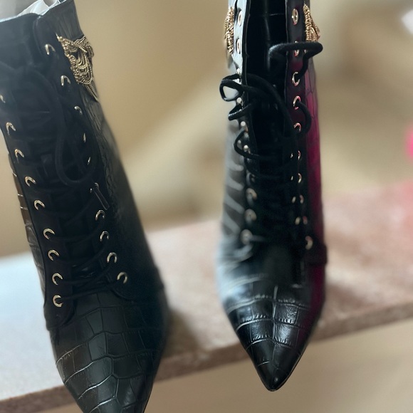 Boots that were never worn from Shoedazzle - Picture 2 of 3